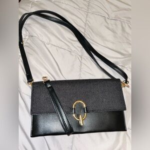 Minimalist Woven Flap Crossbody / Clutch – Black & Gold